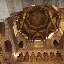 ミフラーブ上部の天蓋