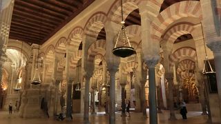 イスラム教とキリスト教の建築様式が混在した珍しい建物