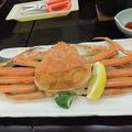 出張で泊まった加賀観光ホテル「冬の味覚の王様！ずわいがに一杯付（基本）会席プラン」飛行機とパックで2万円以下でした。