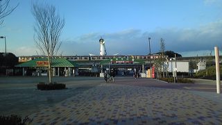 エキスポシティに行くのに便利