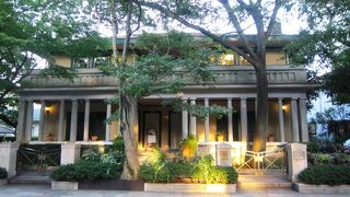エリスマン邸の向いにある洋館