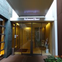 入り口は商店街に面していて便利