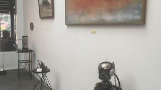 駅の待合室です