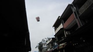 天燈揚げが楽しい