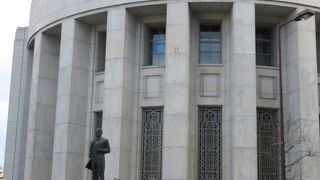 北浜のレトロ建物の一つ。