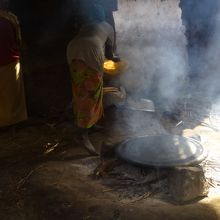 インジェラを作ってくれた