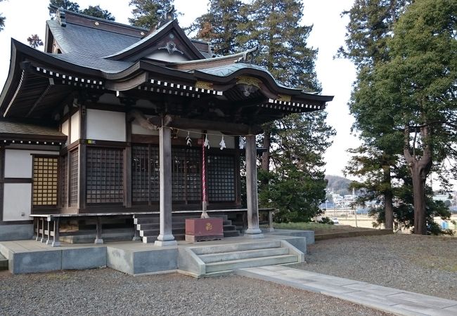 田んぼの中の神社