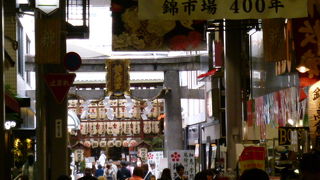 「なで牛」さんをなでなでして祈願します