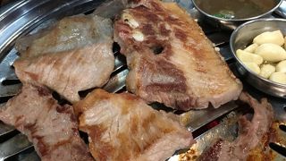 いろんな部位の肉を楽しめる