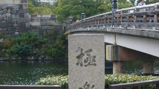 内堀の中に入って本丸を目指します！