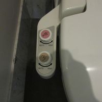 回す手動式のウォシュレット