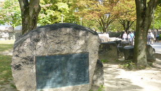 巨石には家紋などの刻印がされています！