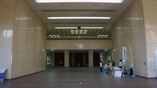 一階のロビーが殺風景