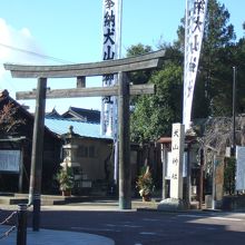 ひっそりと立つ犬山神社
