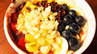 パイナップルが美味しいアサイーボウル