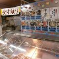 いろんなお店が集まる楽しいお店