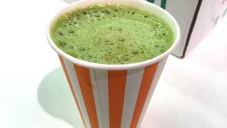 カラダが喜びそうな、絞り立ての野菜ジュースがいただけるお店