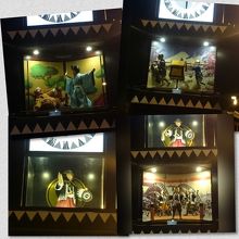 語りべの方、良いお声です。