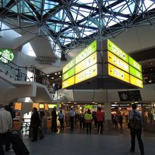 ターミナルビル内部