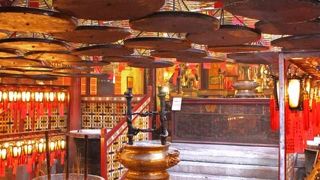 くるくる線香が見事です