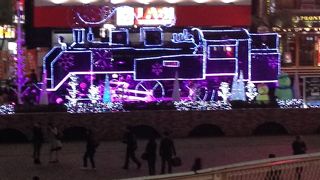 クリスマスを控え、新橋駅前もイルミネーションがきれいでした。