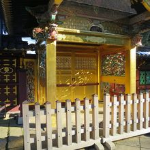 金ピカ度は同じですが…