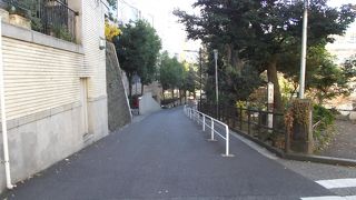 錦華公園の隣りにある可なりきつい坂です