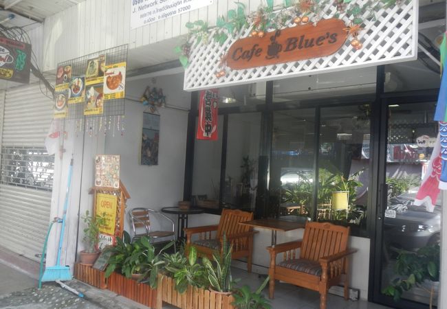 日本人が経営するカフェ