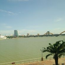 店内からみた景色