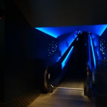神秘的なエスカレーター