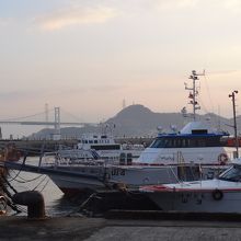 お正月の橋です。