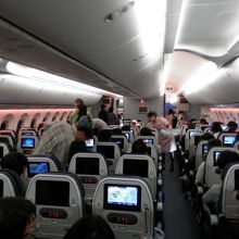 ３−３−３のレイアウト！禁じ手の横９席です。