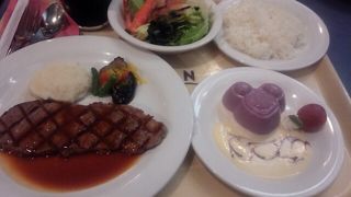 パーク内にしてはコスパは悪くないと思います。