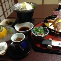 手前の巾着様の湯呑、とても持ちやすかったです。