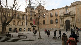 カテドラルの西に広がる広場