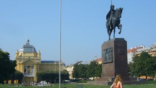 中央駅目の前の広場