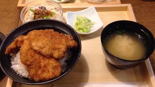 甘辛醤油ソースが「新潟カツ丼 タレカツ 渋谷店」