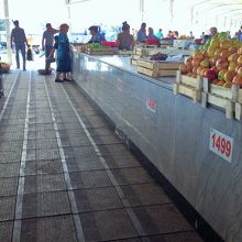 たくさんのブースが並ぶ