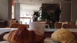 駅直結が便利でクロワッサンで「キャスロン ecute立川店」