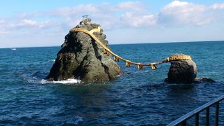 しめ縄で結ばれて