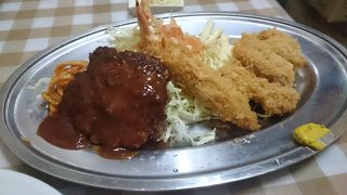 500円の日替わりとサービス定食もある昭和の食堂