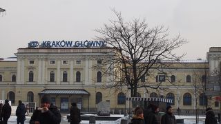 駅の横のショッピングモールがいい