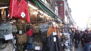 ミリタリーウエアが揃っている