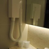 掃除機のようなヘアドライヤー