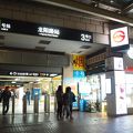 浦東国際空港からリニアに乗った後お世話になります。上海の玄関口的地下鉄。
