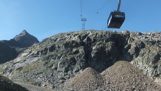 サンモリッツから、ベルニナ線とロープウェイで行きます。