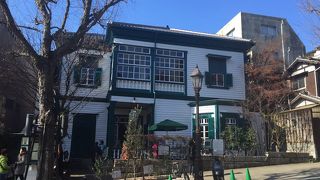 異人館街へと続く