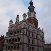 ルネサンス様式の美しい市庁舎