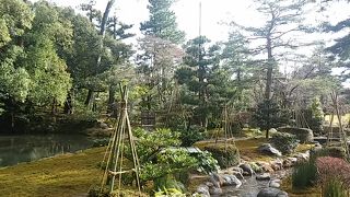 兼六園の景色を愛でつつ和菓子とお抹茶を楽しむ