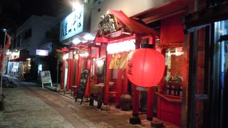 表通りでわかりやすい